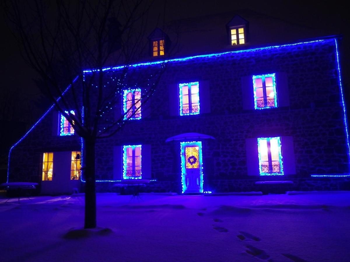 Maison D'Hotes La Nichee Rochefort-Montagne Luaran gambar